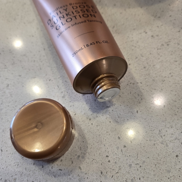 Nakery Beauty Bronzing Bundle (3 Items) – 2 New Sealed + 1 Lightly Used | $19 - Picture 8 of 12